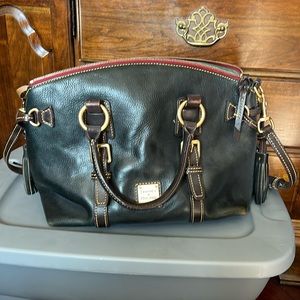 Dooney & Burke medium size zip